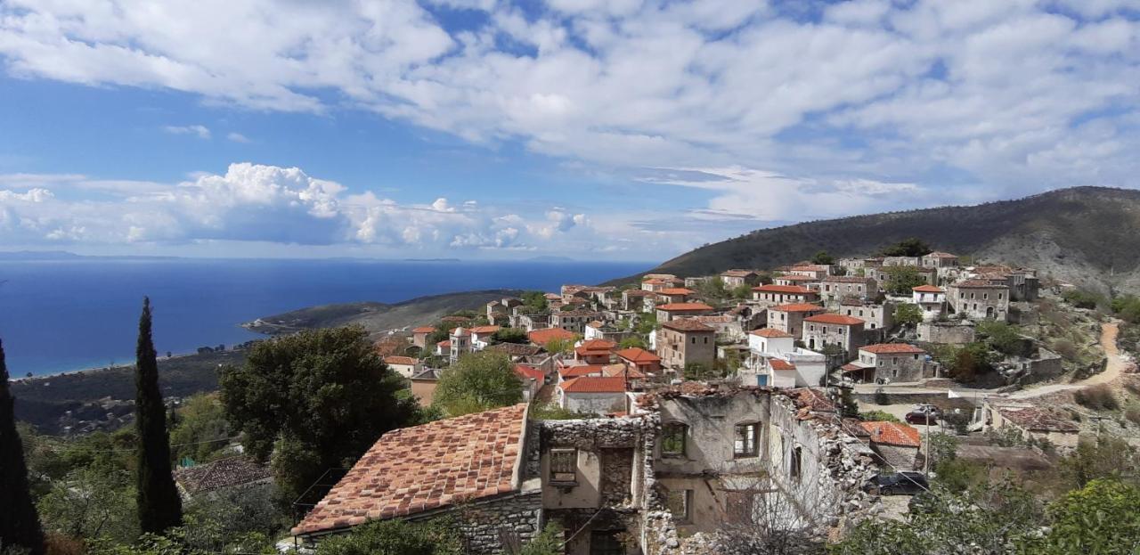 Les Villas De Qeparo Esterno foto
