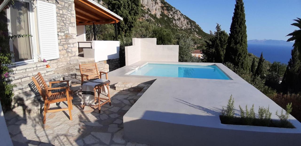 Les Villas De Qeparo Esterno foto
