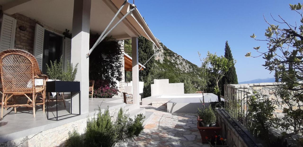 Les Villas De Qeparo Esterno foto