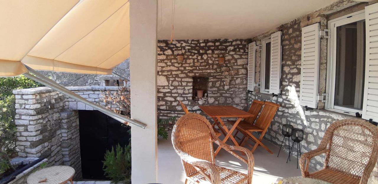 Les Villas De Qeparo Esterno foto