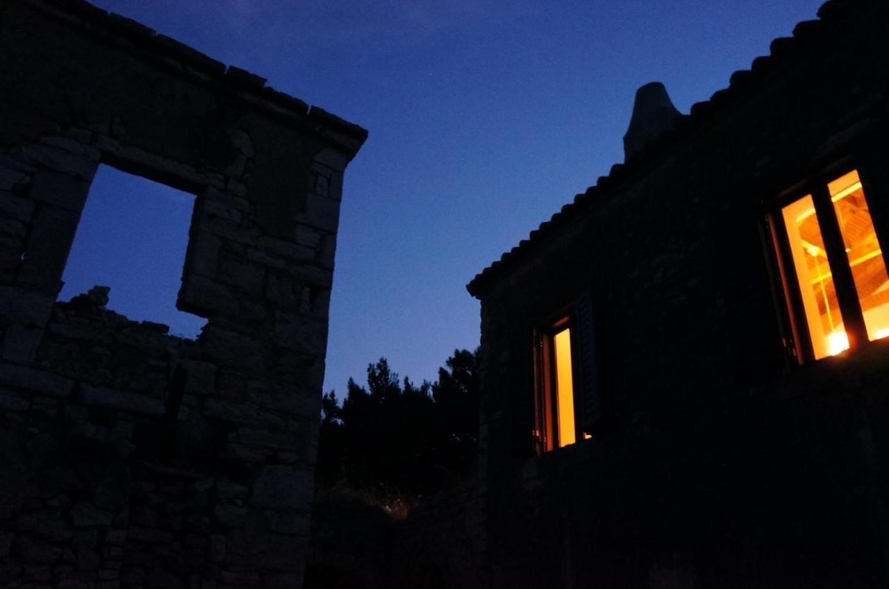 Les Villas De Qeparo Esterno foto