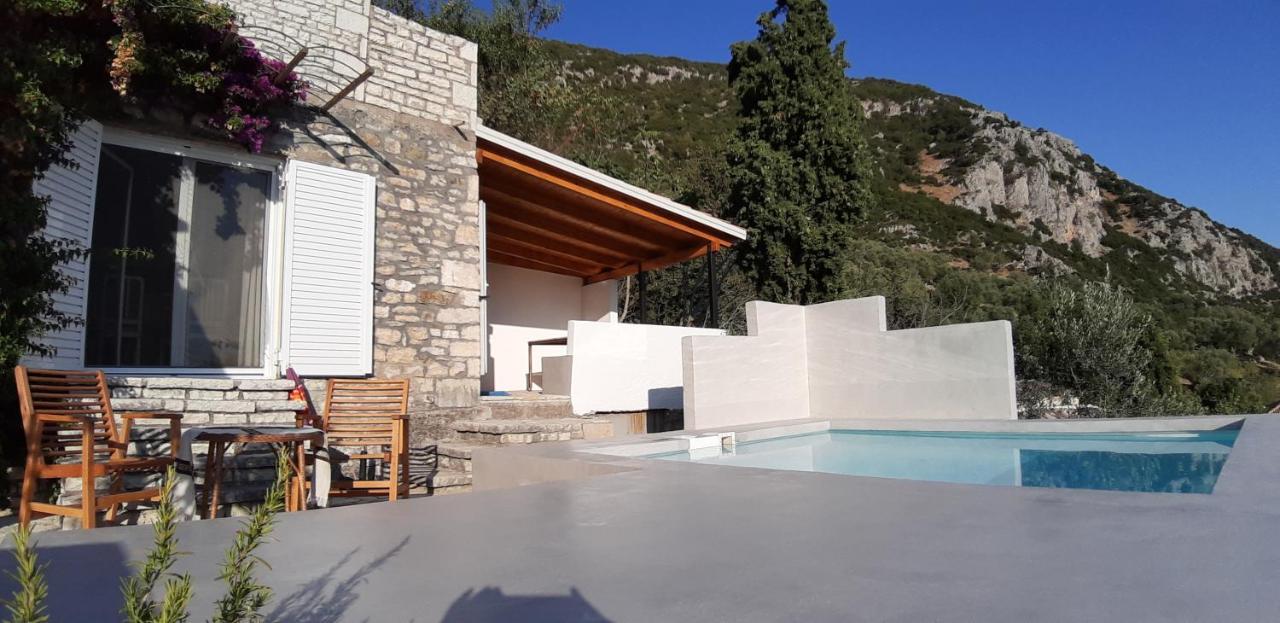 Les Villas De Qeparo Esterno foto